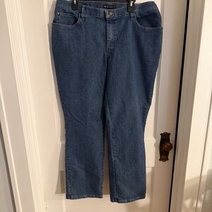 Lee Women’s Classic Blue Denim Jeans Size 18W Medium